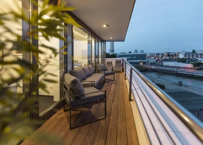 Bheaven I Marina Premium Apartment